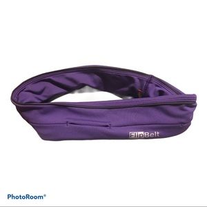 Flip belt to hold your keys cards while running